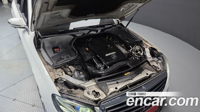 Mercedes-Benz E-Class 2017 — photo 6