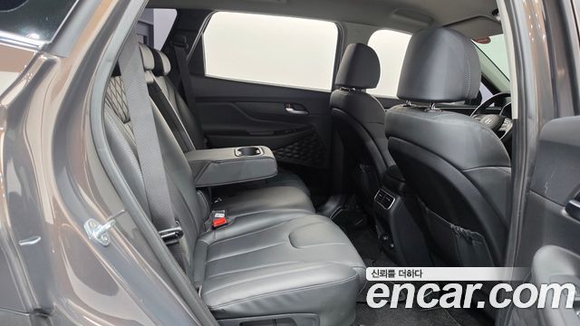 Hyundai Santafe 2023 — photo 17