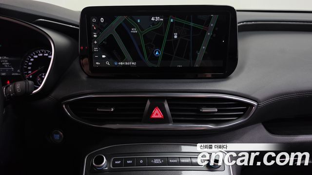 Hyundai Santafe 2023 — photo 18