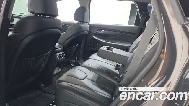 Hyundai Santafe 2023 — photo 25