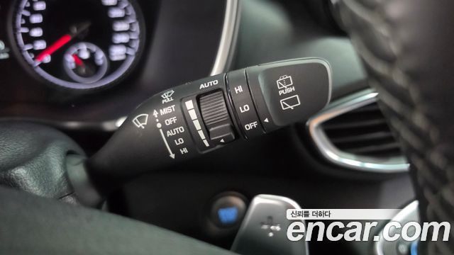 Hyundai Santafe 2023 — photo 27