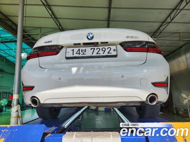 BMW 3-Series 2019 — photo 2