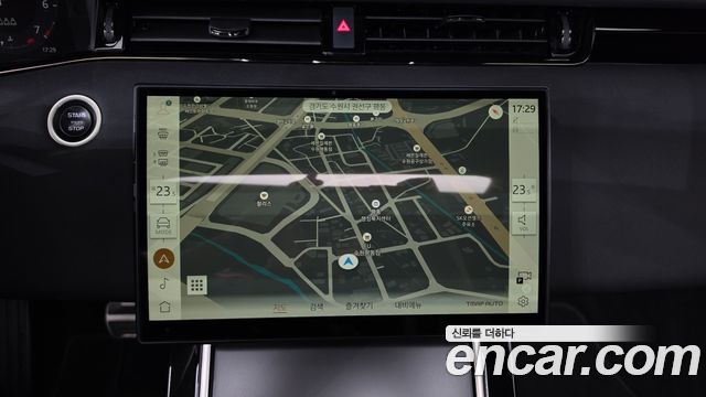 Land Rover Range Rover Evoque 2024 — photo 18