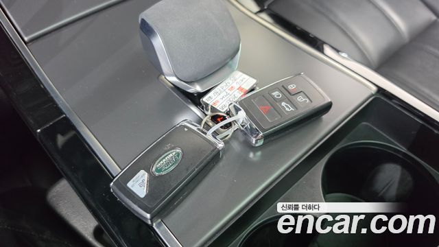 Land Rover Range Rover Evoque 2024 — photo 21