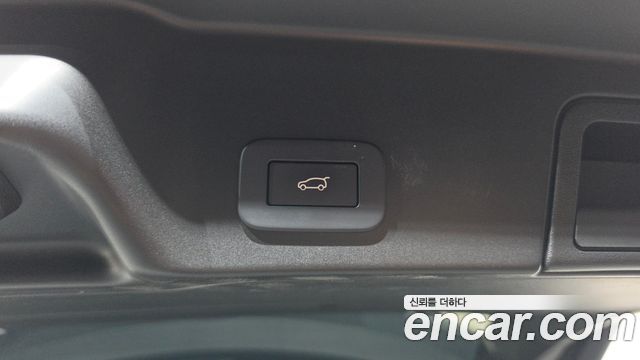 Land Rover Range Rover Evoque 2024 — photo 25