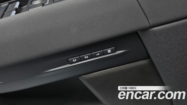 Land Rover Range Rover Evoque 2024 — photo 31