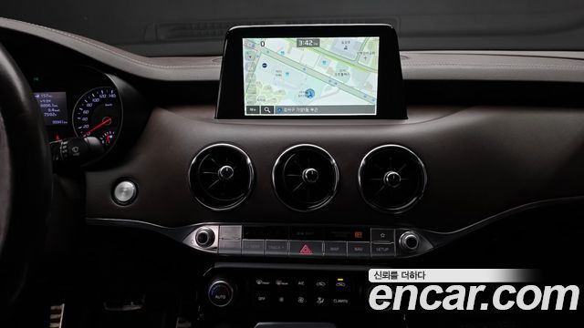 Kia Stinger 2019 — photo 14