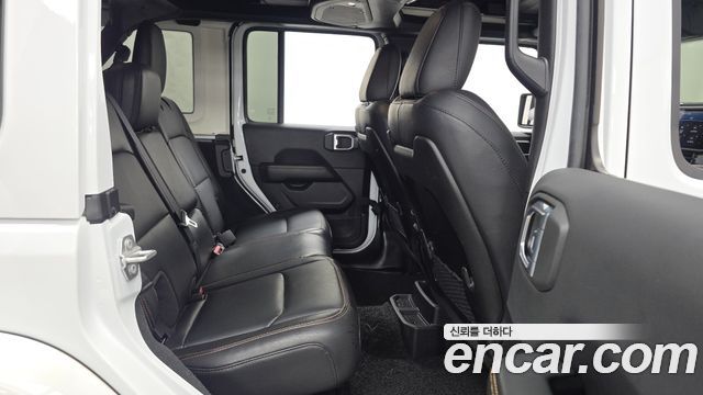Jeep Wrangler 2024 — photo 18