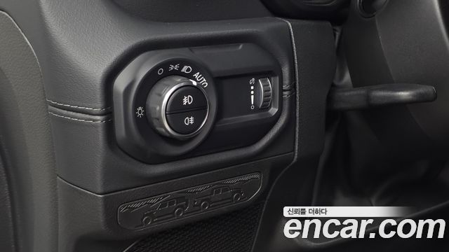 Jeep Wrangler 2024 — photo 24