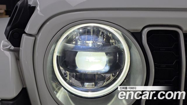 Jeep Wrangler 2024 — photo 8