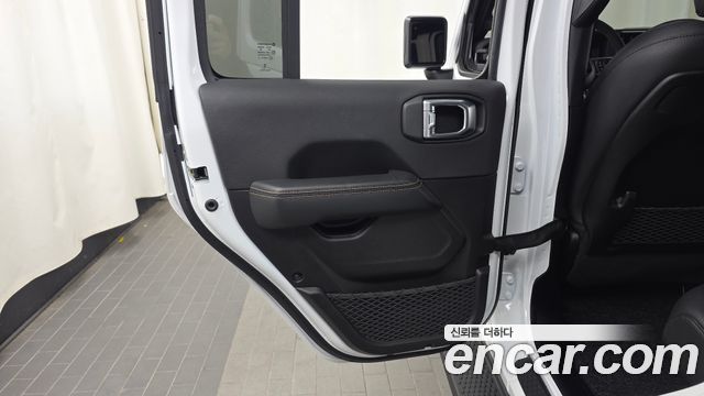 Jeep Wrangler 2024 — photo 15