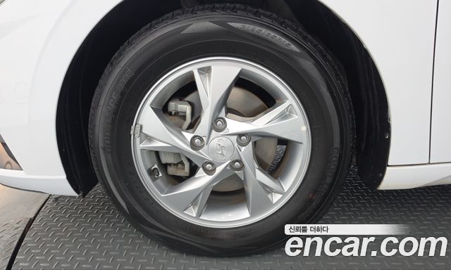 Hyundai AVANTE 2021 — photo 5