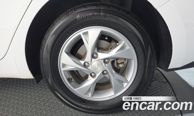 Hyundai AVANTE 2021 — photo 7