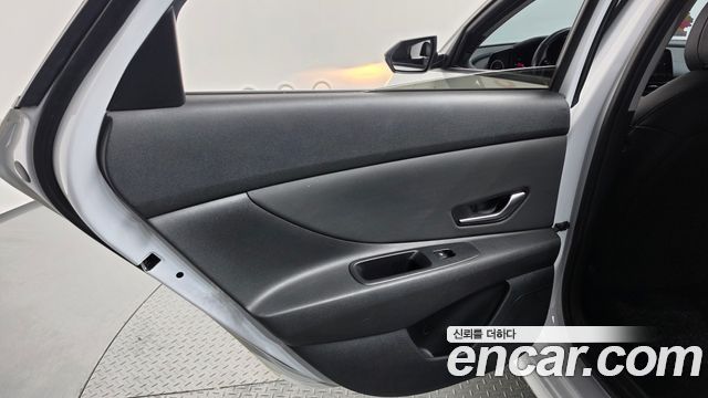 Hyundai AVANTE 2021 — photo 15