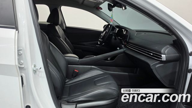 Hyundai AVANTE 2021 — photo 16