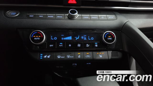 Hyundai AVANTE 2021 — photo 30