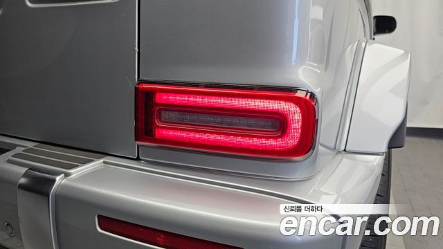Mercedes-Benz G-Class 2023 — photo 9