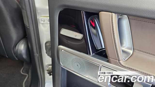 Mercedes-Benz G-Class 2023 — photo 32