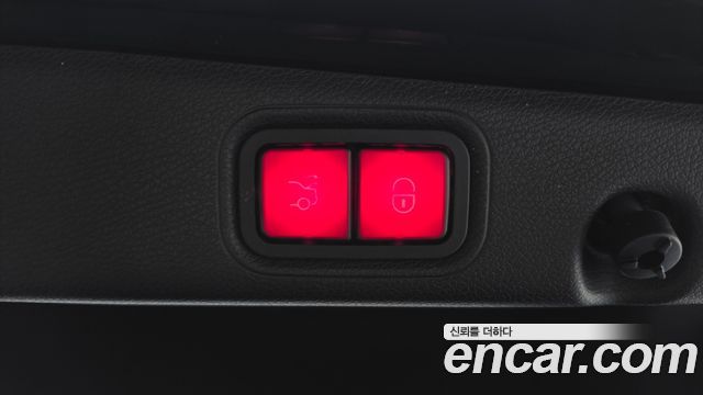 Mercedes-Benz E-Class 2022 — photo 23