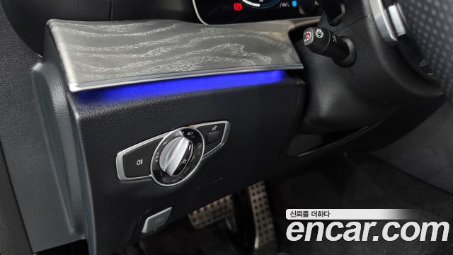 Mercedes-Benz E-Class 2022 — photo 26