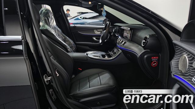 Mercedes-Benz E-Class 2022 — photo 16
