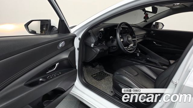 Hyundai AVANTE 2022 — photo 13