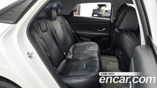 Hyundai AVANTE 2022 — photo 17