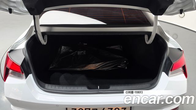 Hyundai AVANTE 2022 — photo 22