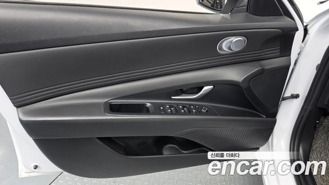 Hyundai AVANTE 2022 — photo 14