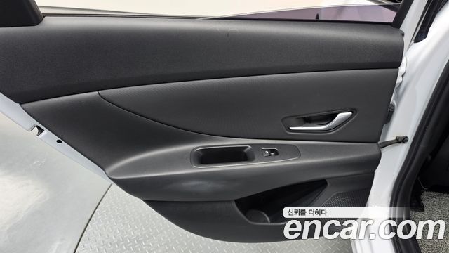 Hyundai AVANTE 2022 — photo 15