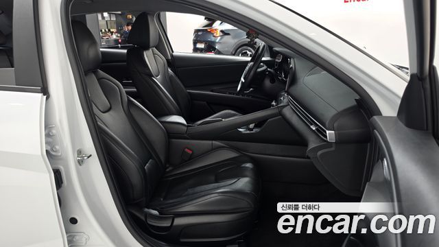 Hyundai AVANTE 2022 — photo 16