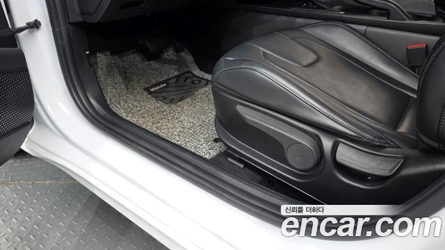 Hyundai AVANTE 2022 — photo 27