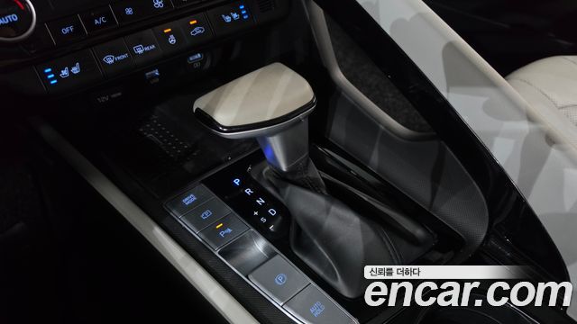 Hyundai AVANTE 2021 — photo 12