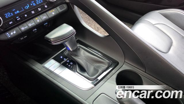 Hyundai AVANTE 2022 — photo 12
