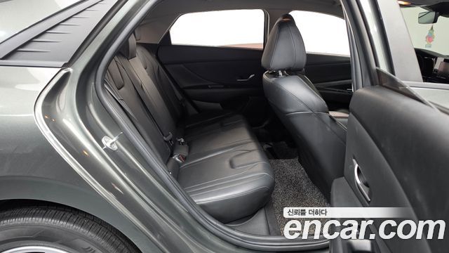 Hyundai AVANTE 2022 — photo 17