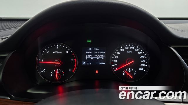 Kia K7 2016 — photo 11