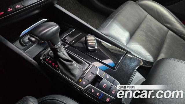 Kia K7 2016 — photo 12
