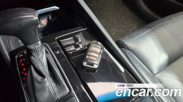 Kia K7 2016 — photo 21