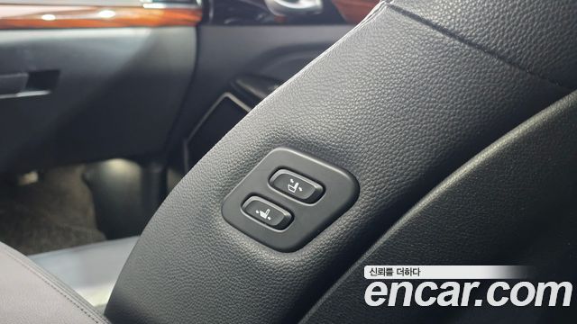 Kia K7 2016 — photo 27