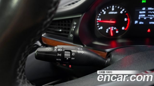 Kia K7 2016 — photo 28