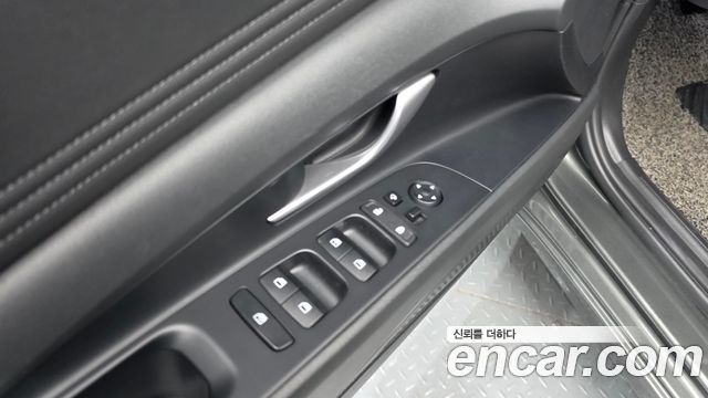 Hyundai AVANTE 2021 — photo 25