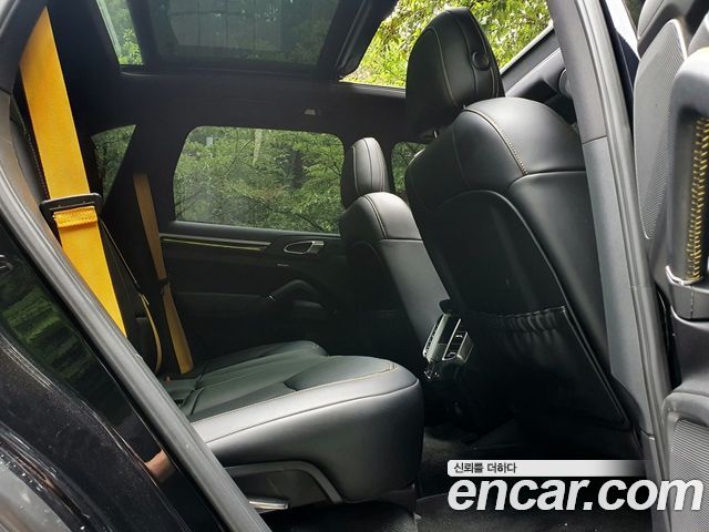 Porsche Cayenne 2013 — photo 7