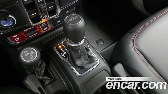 Jeep Gladiator 2025 — photo 12