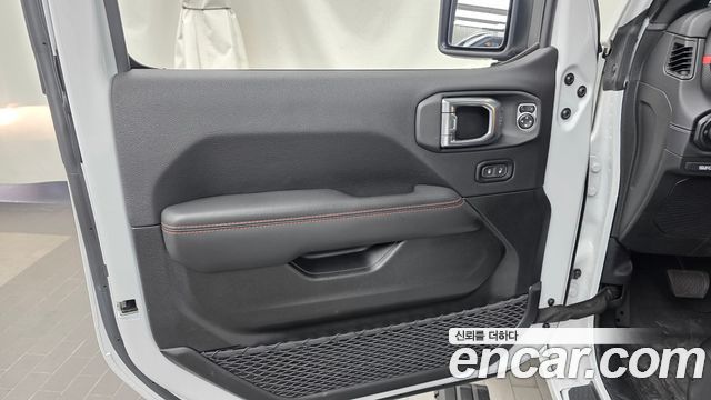Jeep Gladiator 2025 — photo 14