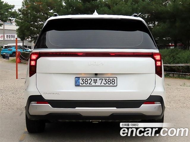 Kia Canival 2024 — photo 4