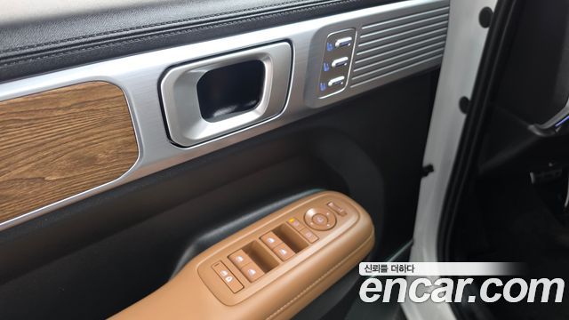 Hyundai Santafe 2025 — photo 29