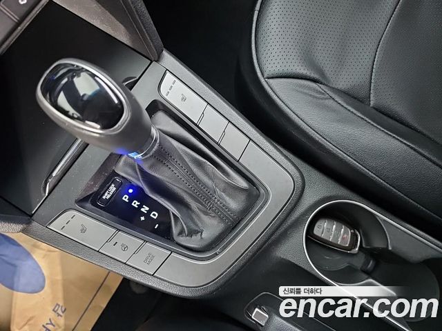 Hyundai AVANTE 2016 — photo 15