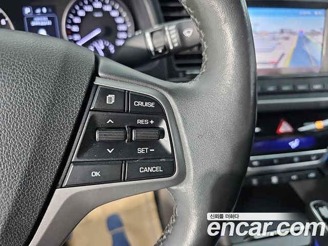 Hyundai AVANTE 2016 — photo 16
