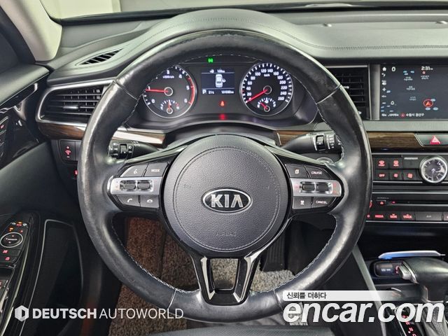 Kia K7 2018 — photo 13