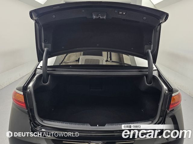 Kia K7 2018 — photo 19